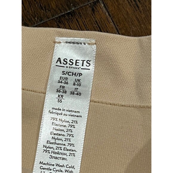 ASSETS by Spanx Women‘s All Around Smoothers Thong - Nude S - Picture 4 of 4